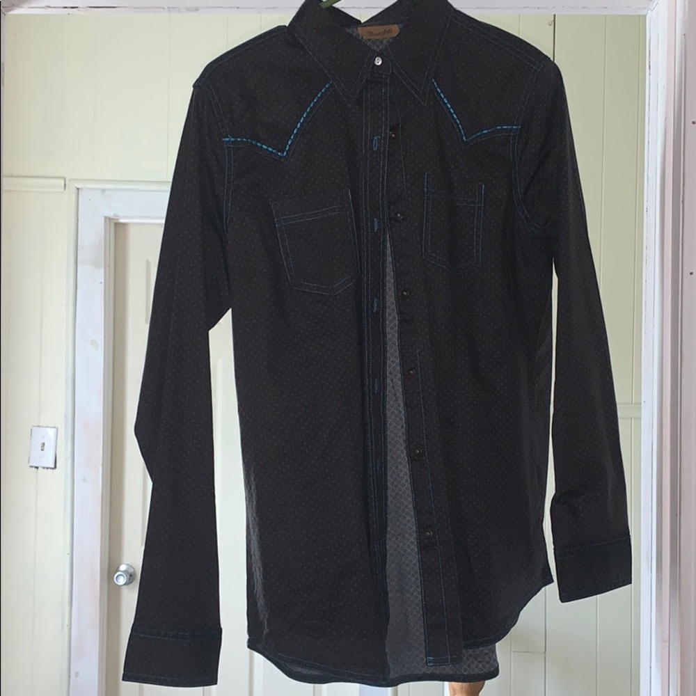 Wrangler women’s long sleeve button down shirt